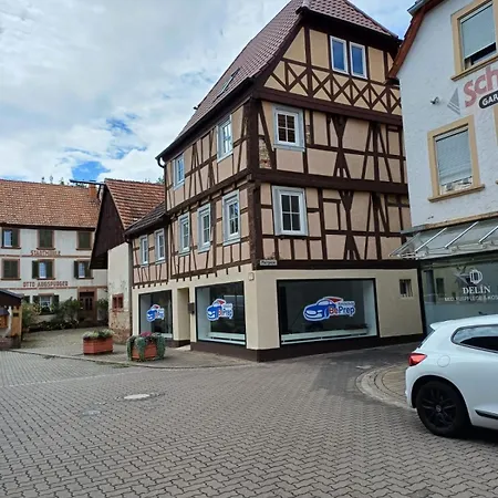 Bird's Nest Fachwerk Altstadt Weinstrasse Bis 10 Personen 펜션 *