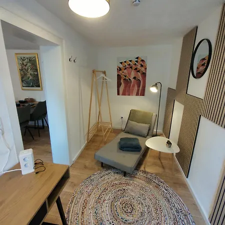 펜션 Bird's Nest Fachwerk Altstadt Weinstrasse Bis 10 Personen