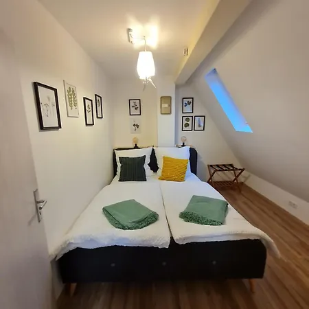 Bird's Nest Fachwerk Altstadt Weinstrasse Bis 10 Personen 펜션 바트버그자베른